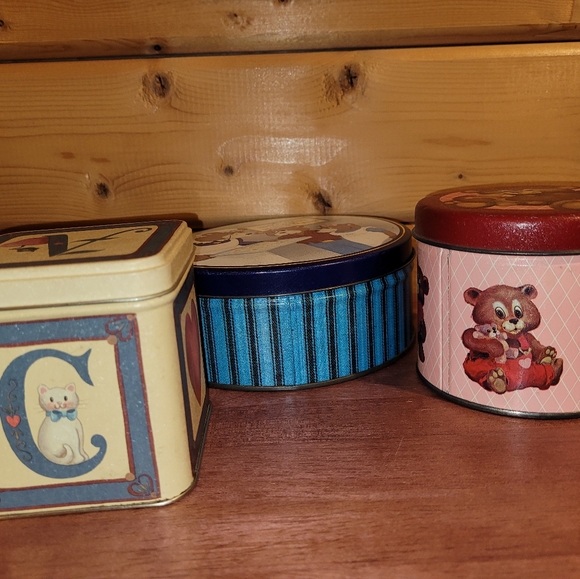 Vintage Teddy Bear Tins Lot: Happiness is Homemade Candy Tin & Hearts, Cat Tin - Picture 3 of 9